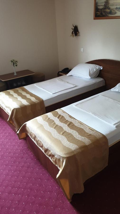 Hotel Xemar Arad Exterior photo